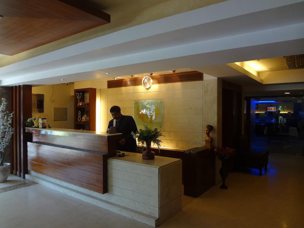 Hotel Budhil Park Вишакхапатнам Экстерьер фото